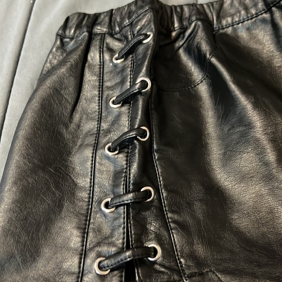 Faux leather, mini skirt, size medium. In great shape from forever 21. - Picture 3 of 4